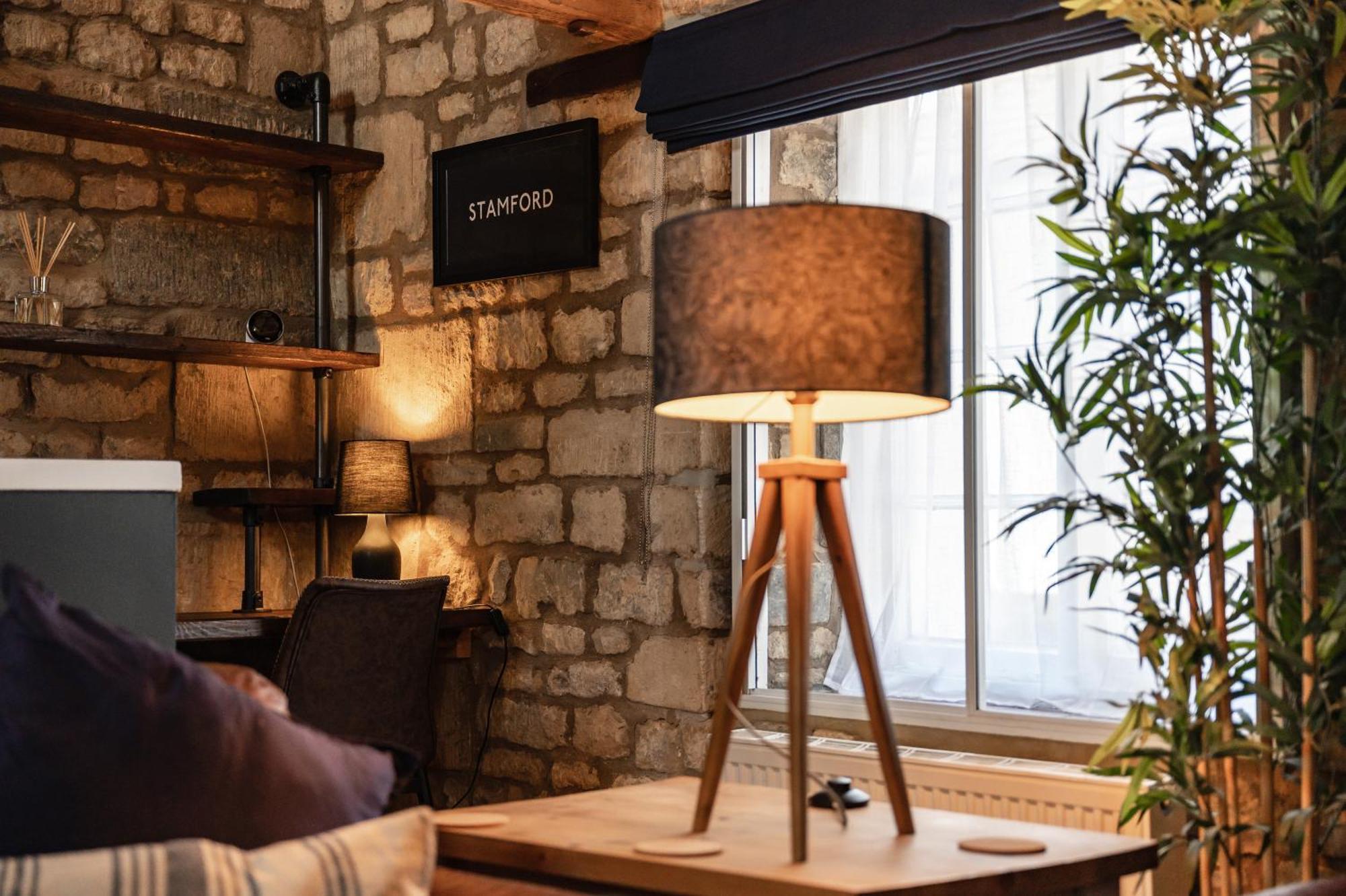 Luxury Town Centre Loft Apartment In Converted Granary Στάμφορντ Εξωτερικό φωτογραφία