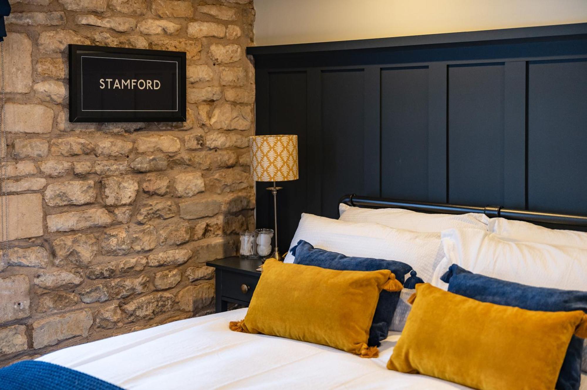 Luxury Town Centre Loft Apartment In Converted Granary Στάμφορντ Εξωτερικό φωτογραφία