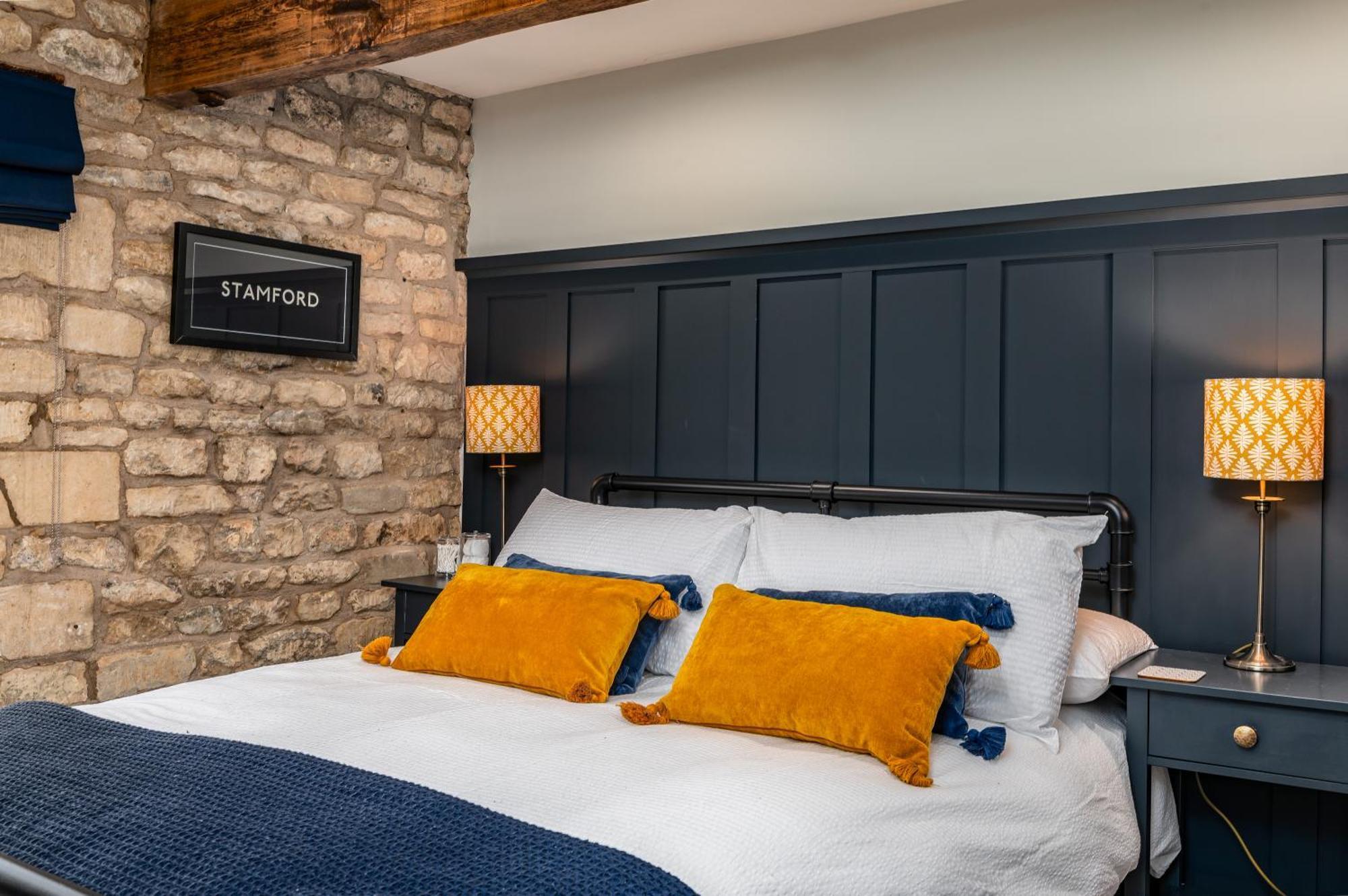 Luxury Town Centre Loft Apartment In Converted Granary Στάμφορντ Εξωτερικό φωτογραφία